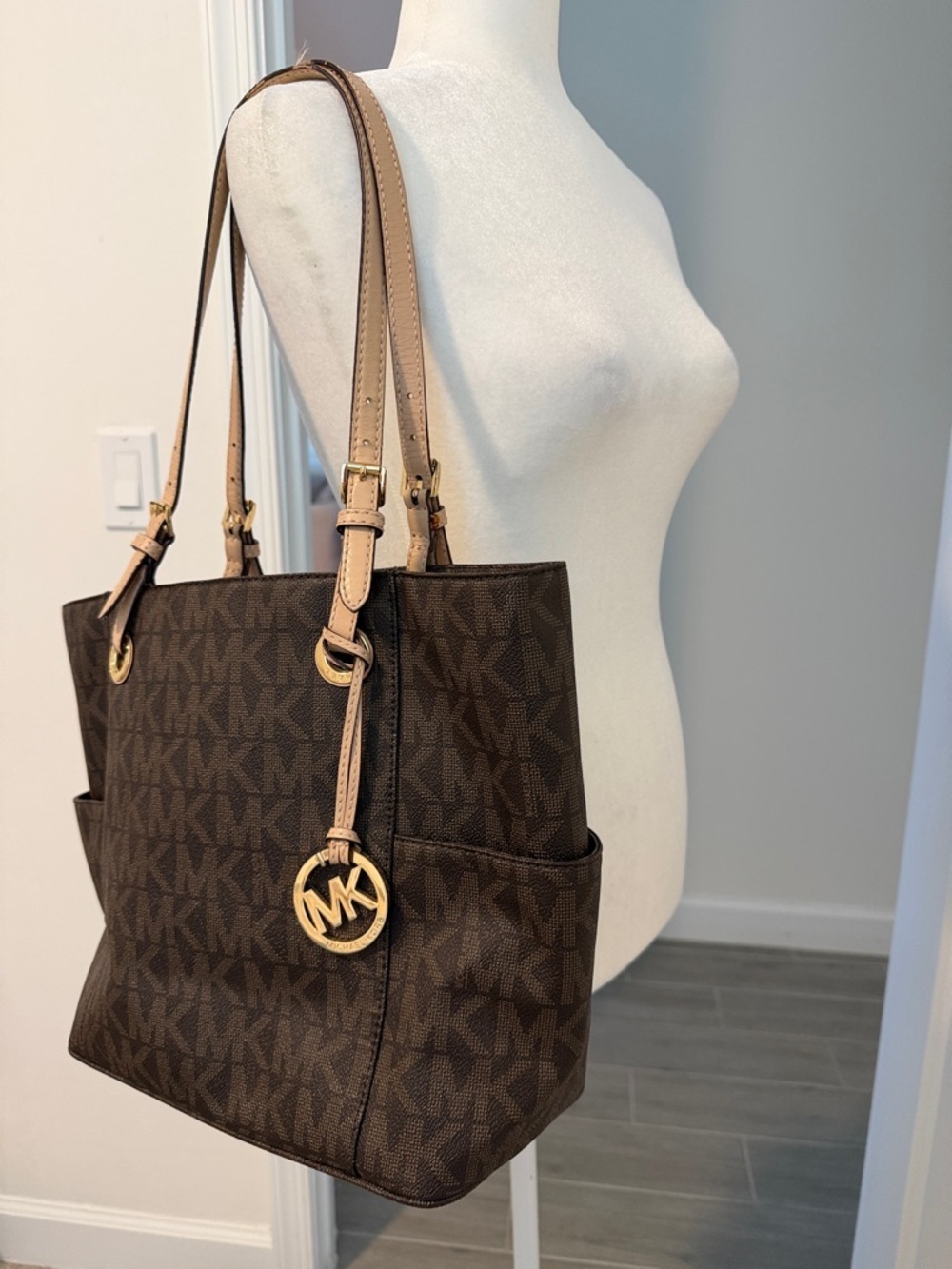 Michael Kors Jet Set Tote MK Logo Large Carryall Laptop Bag Brown Tan Gold